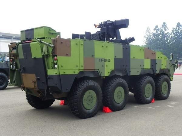 CM-32 Yunpao (Cloud Leopard) 8x8 Amphibious Armored Personnel Carrier (APC) (B)